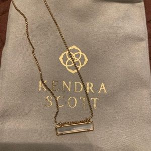 KENDRA SCOTT Leanor Bar Pendant Necklace